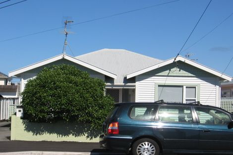 Photo of property in 74 Rotherham Terrace, Miramar, Wellington, 6022