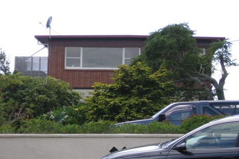 Photo of property in 2/5 Braemar Road, Castor Bay, Auckland, 0620
