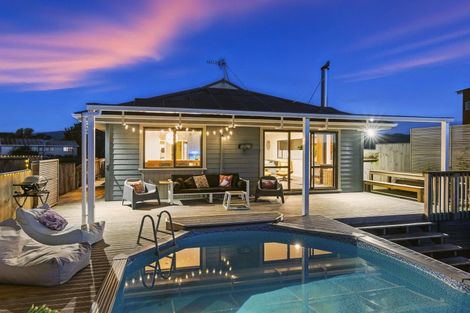 Photo of property in 42 Hicks Crescent, Waikanae Beach, Waikanae, 5036