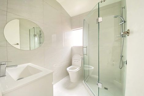 Photo of property in 134 Colwill Road, Massey, Auckland, 0614