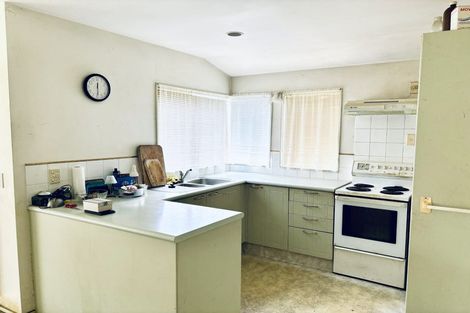 Photo of property in 19 The Grove, Red Beach, 0932