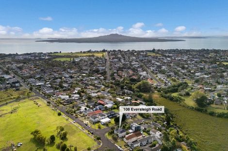 Photo of property in 108 Eversleigh Road, Belmont, Auckland, 0622
