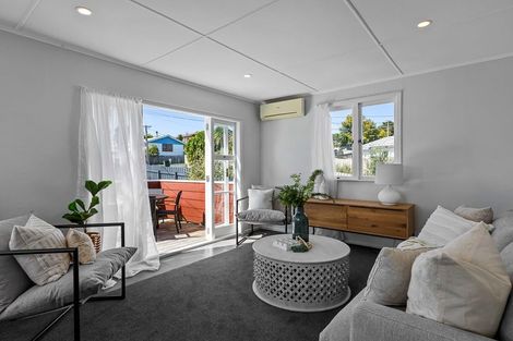 Photo of property in 42 Foster Crescent, Snells Beach, 0920