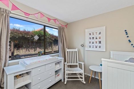 Photo of property in 4 Glenburn Place, Avonhead, Christchurch, 8042