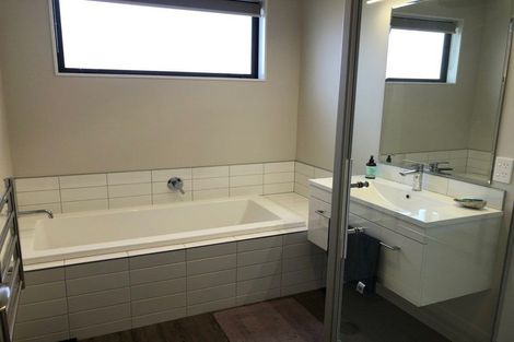 Photo of property in 7 Huxley Place, Lake Hayes, Queenstown, 9304