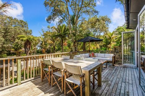 Photo of property in 80 Motutara Road, Muriwai, Waimauku, 0881