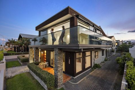 Photo of property in 30 Marine Parade, Mount Maunganui, 3116