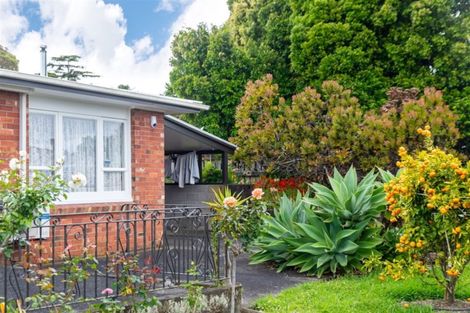 Photo of property in 9 Pomaria Road, Henderson, Auckland, 0610
