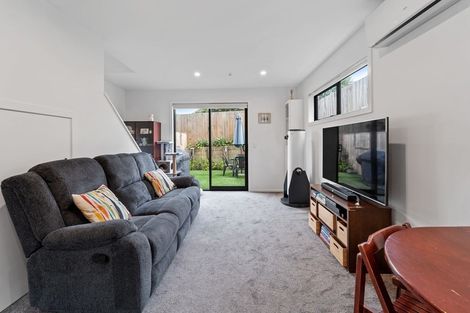 Photo of property in 9/102 Millbrook Road, Sunnyvale, Auckland, 0612