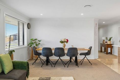 Photo of property in 14 Murray Ward Drive, Te Kauwhata, 3710