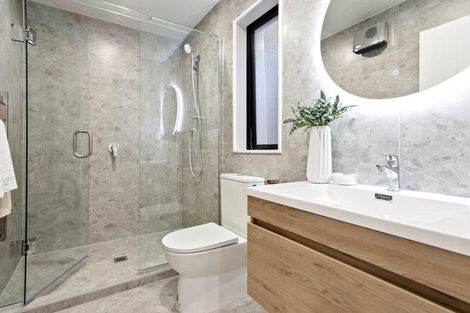 Photo of property in 1d Valron Road, Te Atatu South, Auckland, 0602