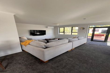 Photo of property in 27 Golf Road, Paraparaumu Beach, Paraparaumu, 5032