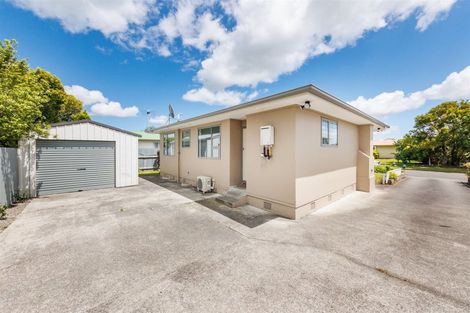 Photo of property in 12 Somerset Crescent, Highbury, Palmerston North, 4412