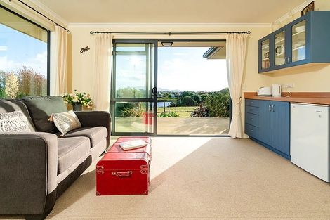 Photo of property in 97 Raukawa Road, Peka Peka, Waikanae, 5391