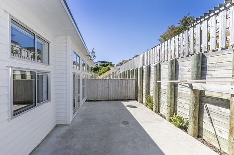 Photo of property in 9a Madeira Close, Whitby, Porirua, 5024