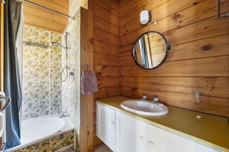 Photo of property in 14 Fairfax Terrace, Frankleigh Park, New Plymouth, 4310