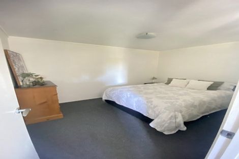 Photo of property in 31 Jellicoe Road, Murrays Bay, Auckland, 0630