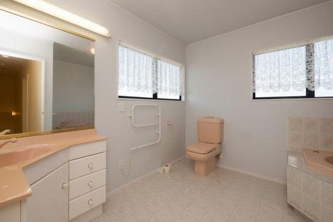 Photo of property in 12 Murdoch Street, Hawera, 4610