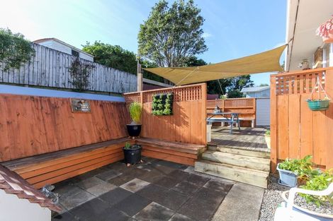 Photo of property in 13a Oawai Place, Marfell, New Plymouth, 4310