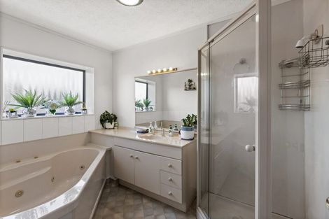 Photo of property in 1 Hyatt Grove, Greenmeadows, Napier, 4112