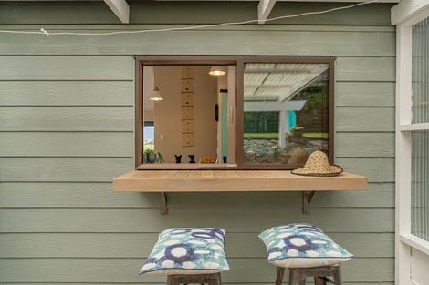 Photo of property in 72 Ocean Beach Road, Tairua, 3508