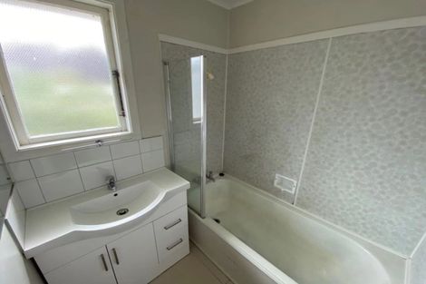 Photo of property in 71 Smythe Road, Henderson, Auckland, 0612