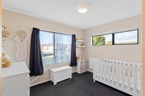 Photo of property in 17 Mercury Street, Milson, Palmerston North, 4414