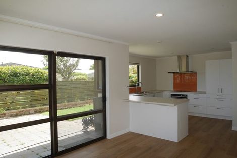 Photo of property in 63a Ngaio Road, Waikanae, 5036