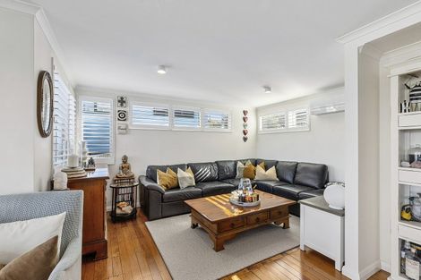Photo of property in 14 Corlett Road, Plimmerton, Porirua, 5026