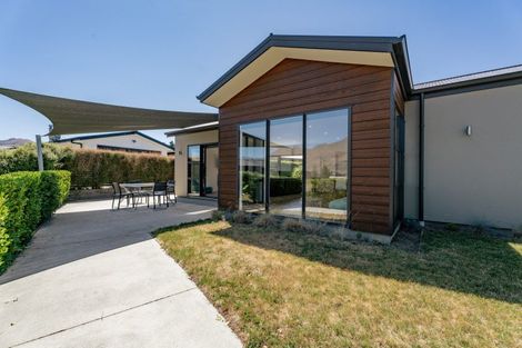 Photo of property in 15 Matipo Street, Wanaka, 9305