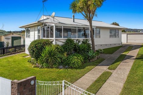Photo of property in 9 Farnworth Crescent, Whakatane, 3120