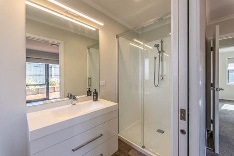 Photo of property in 6 Corsica Court, Fitzherbert, Palmerston North, 4410