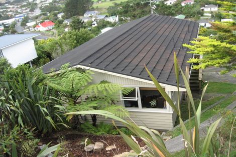 Photo of property in 1 Innes Way, Newlands, Wellington, 6037