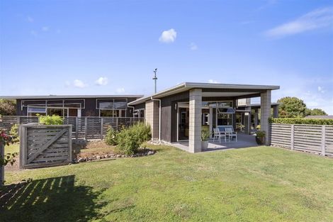 Photo of property in 5 Laurent Way, Ohau, Levin, 5570