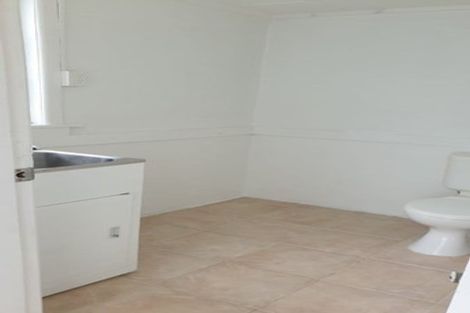 Photo of property in 8 Northcote Road, Takapuna, Auckland, 0622
