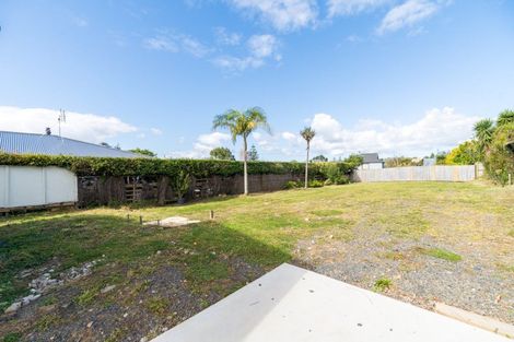 Photo of property in 75 Marine Parade, Mellons Bay, Auckland, 2014