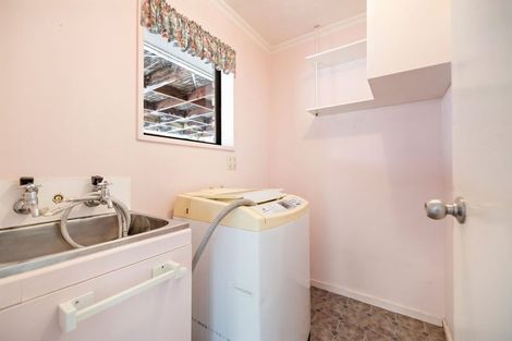 Photo of property in 16 Kuri Place, Wanaka, 9305