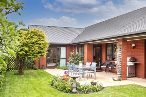 Photo of property in 21 Greystoke Lane, Avonhead, Christchurch, 8042