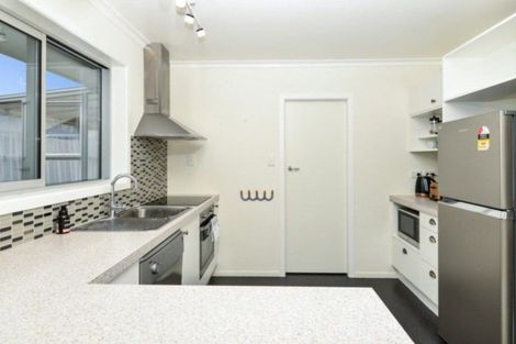 Photo of property in 24 Ranfurly Avenue, Fairfield, Hamilton, 3214