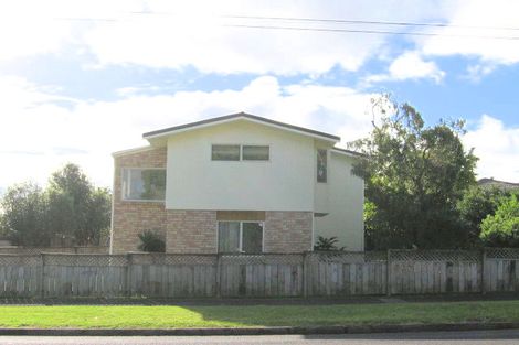 Photo of property in 1/29 Gloria Avenue, Te Atatu Peninsula, Auckland, 0610