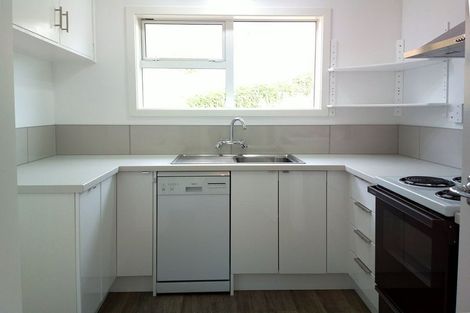 Photo of property in 1/43 Edgecombe Street, Newlands, Wellington, 6037