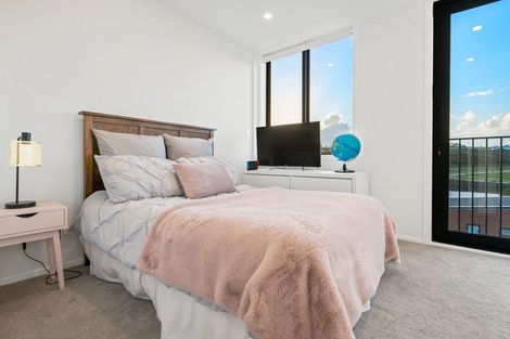 Photo of property in 10/19 Windlass Street, Long Bay, Auckland, 0630