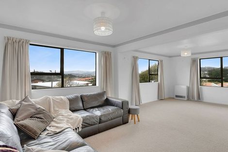 Photo of property in 10 The Mainsail, Whitby, Porirua, 5024