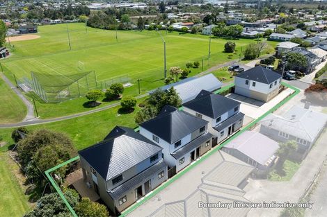 Photo of property in 2/18 Albert Road, Kelston, Auckland, 0602