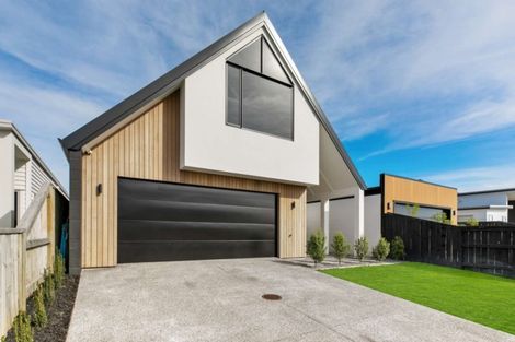 Photo of property in 14 Pimelea Street, Papamoa Beach, Papamoa, 3118