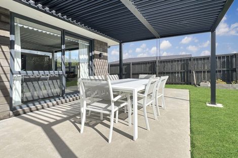 Photo of property in 3 Omahuru Road, Glenbrook, 2681