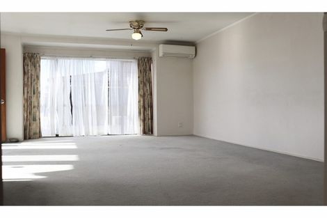 Photo of property in 2/56 Larnoch Road, Henderson, Auckland, 0610
