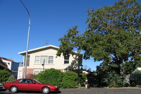 Photo of property in 5/221 Hurstmere Road, Takapuna, Auckland, 0622