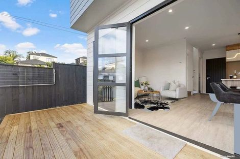 Photo of property in 1f Deering Place, Papatoetoe, Auckland, 2025