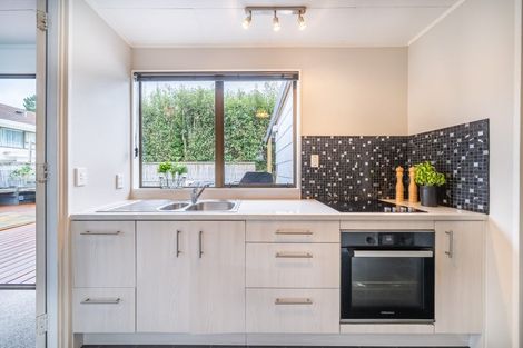 Photo of property in 1 Garth Lane, Maoribank, Upper Hutt, 5018